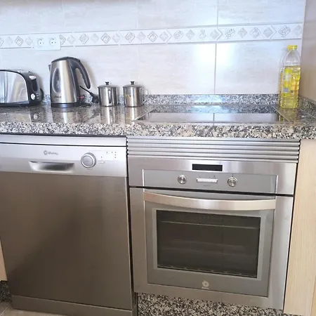 Marjon - The Views, Gigantes Apartment *
